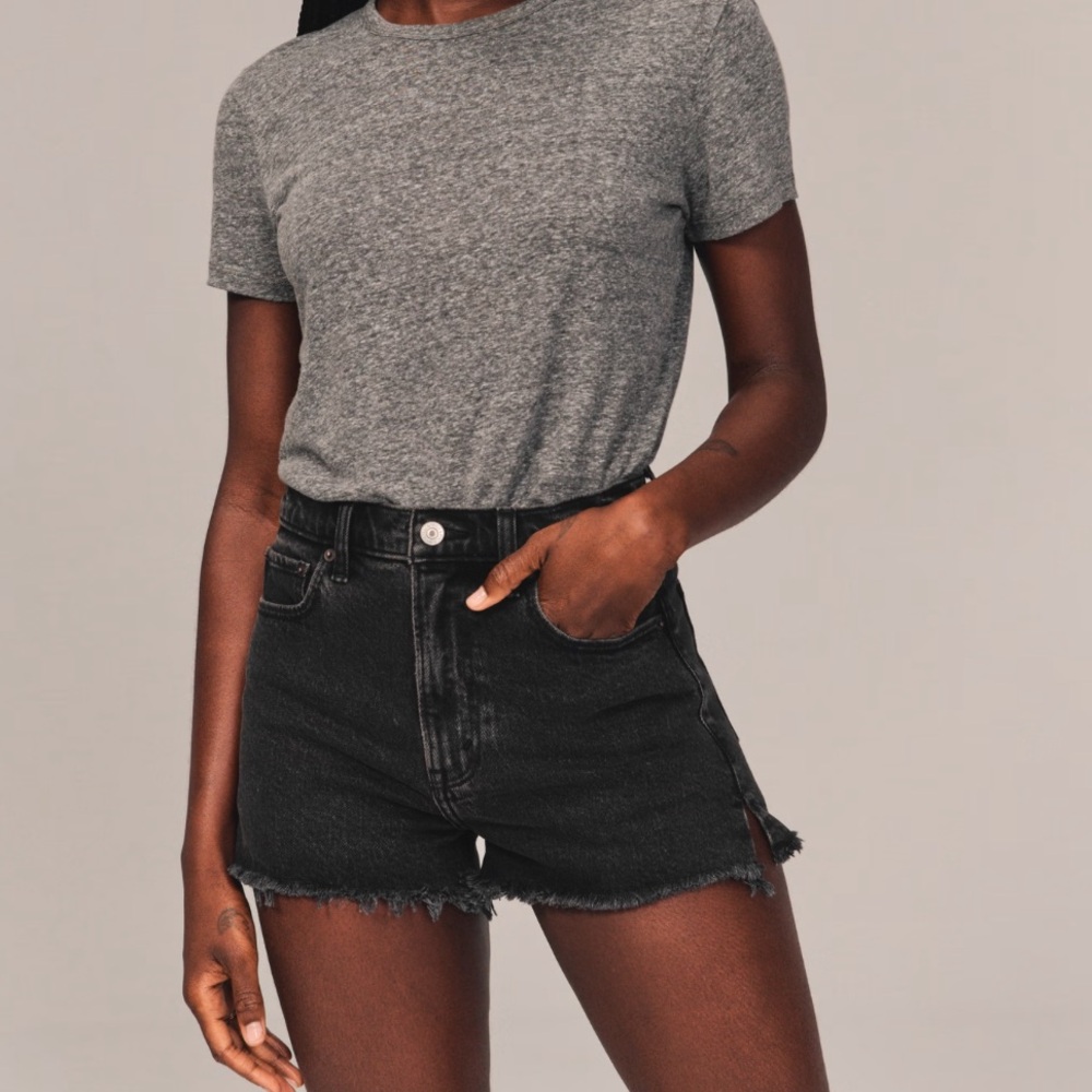 Abercrombie & Fitch The Mom Short High Rise Black Denim Size 30/10 EUC